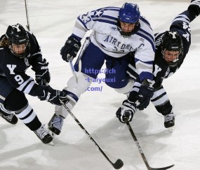 弗兰克，小卡一直训练到总决赛结束 确保身体能够征战到六月份